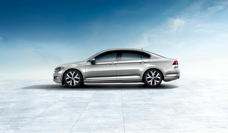  Volkswagen Magotan (B8L) 2016 года  (фото 2 из 38)